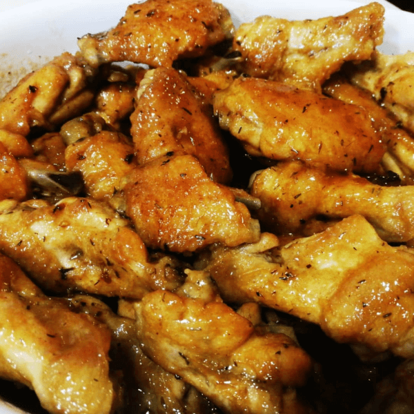 Alitas de pollo con miel y tomillo de Antonio