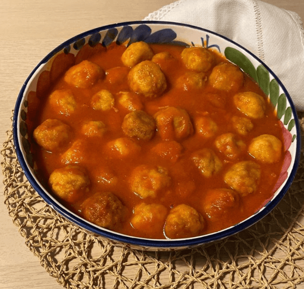 Albóndigas de merluza con tomate