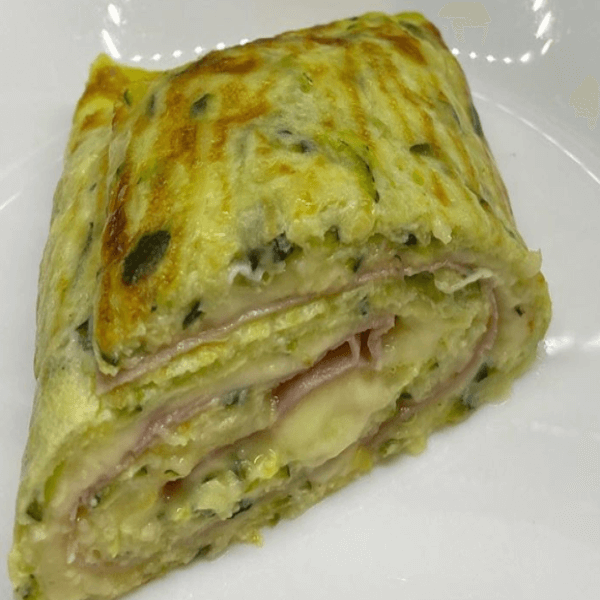 Rollo de calabacín con jamón y queso