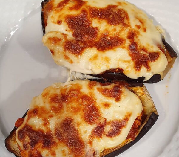 Berenjenas rellenas de verduras y pollo