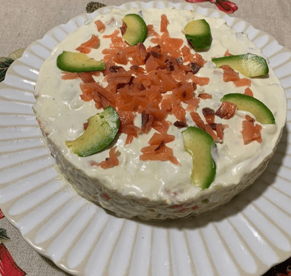 Ensaladilla de salmón ahumado y aguacate