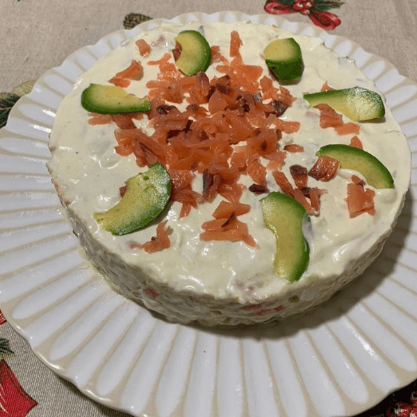 Ensaladilla de salmón ahumado y aguacate