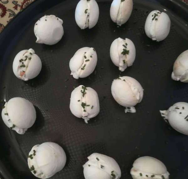 Macarons de champiñones con queso y salmón