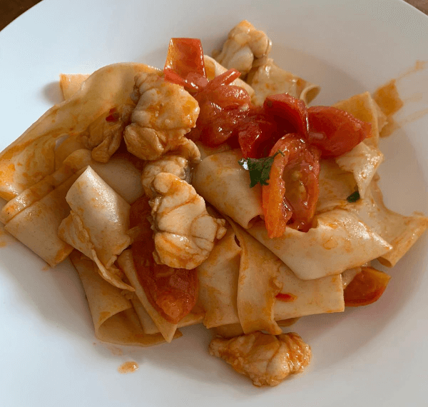 Papardelle con rape y pomodoro