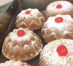 Mini Bundt cake