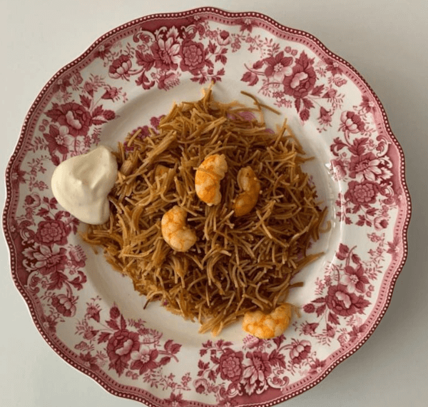 Fideos fritos con langostinos