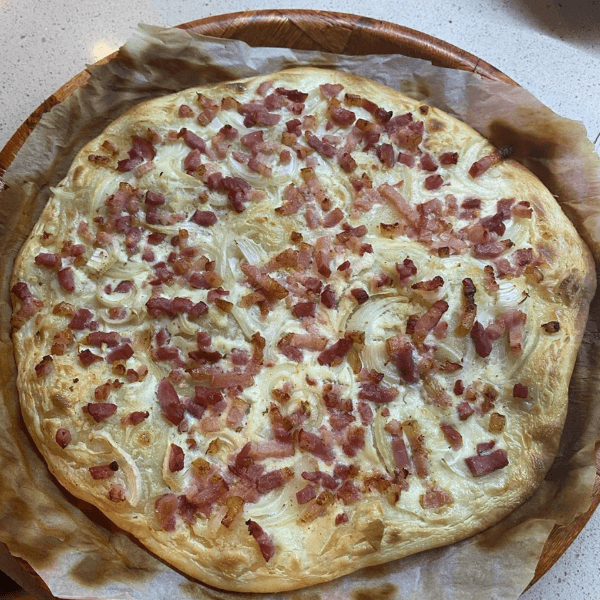 Pizza alsaciana imagen destacada