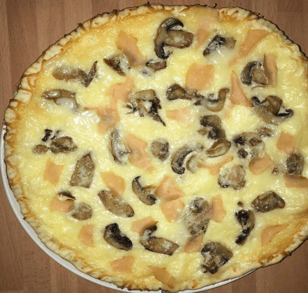 Pizza de champiñones y pavo de María