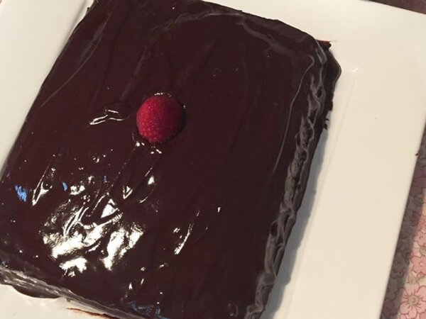 Tarta sacher de fresa