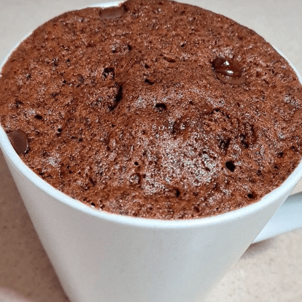 Mug Cake de brownie imagen destacada