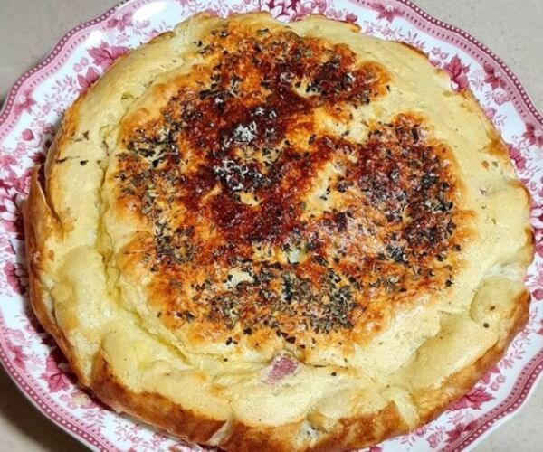 Tarta salada de tomate y atún