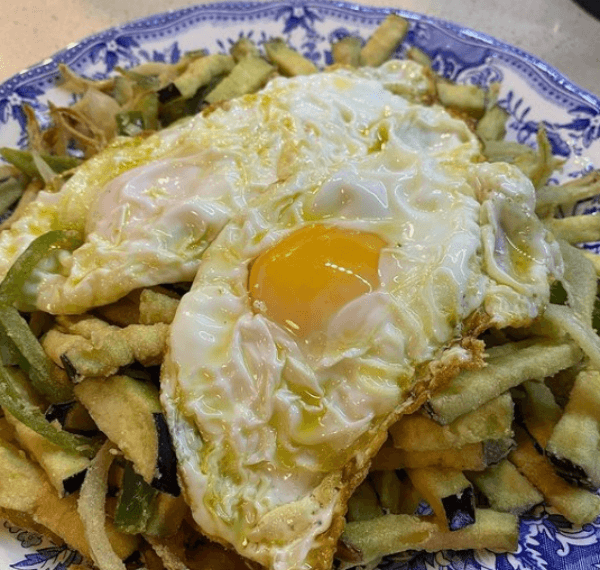 Chanquetes de la huerta con huevos