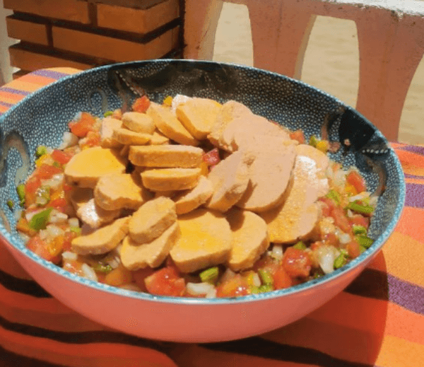 Pipirrana con huevas