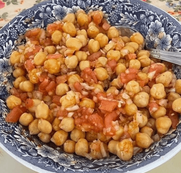 ensalada de garbanzos con pimentón imagen de galería